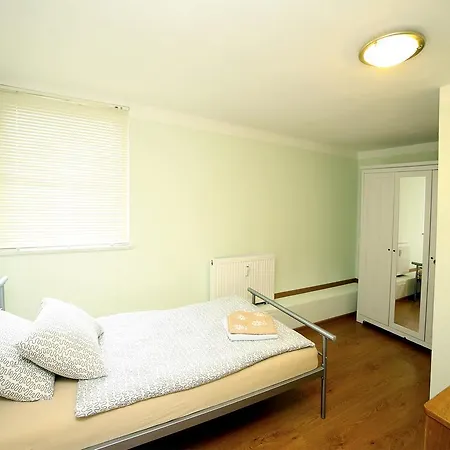 U Vřídla, Ul. Tržiště. Apartamento KLV